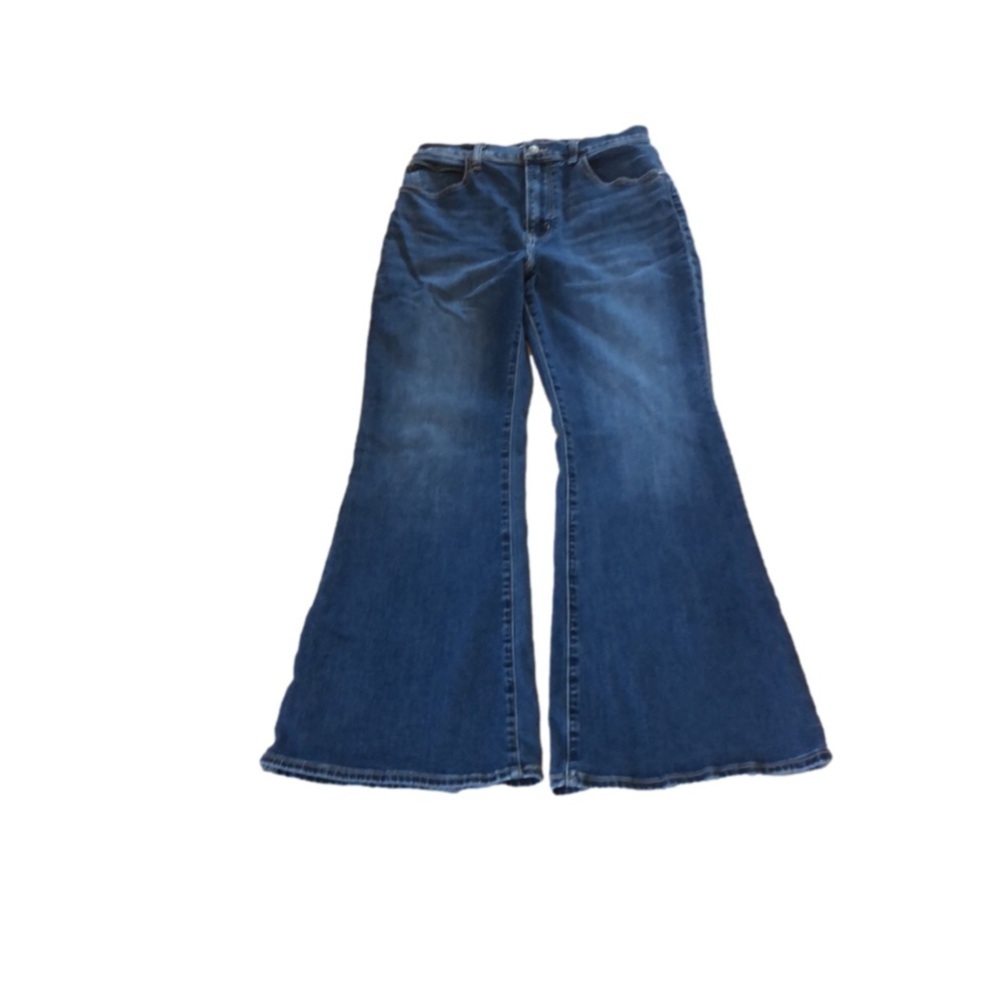 Abercrombie and Fitch The Flare Ultra High Rise jeans size 30/10S Curve love